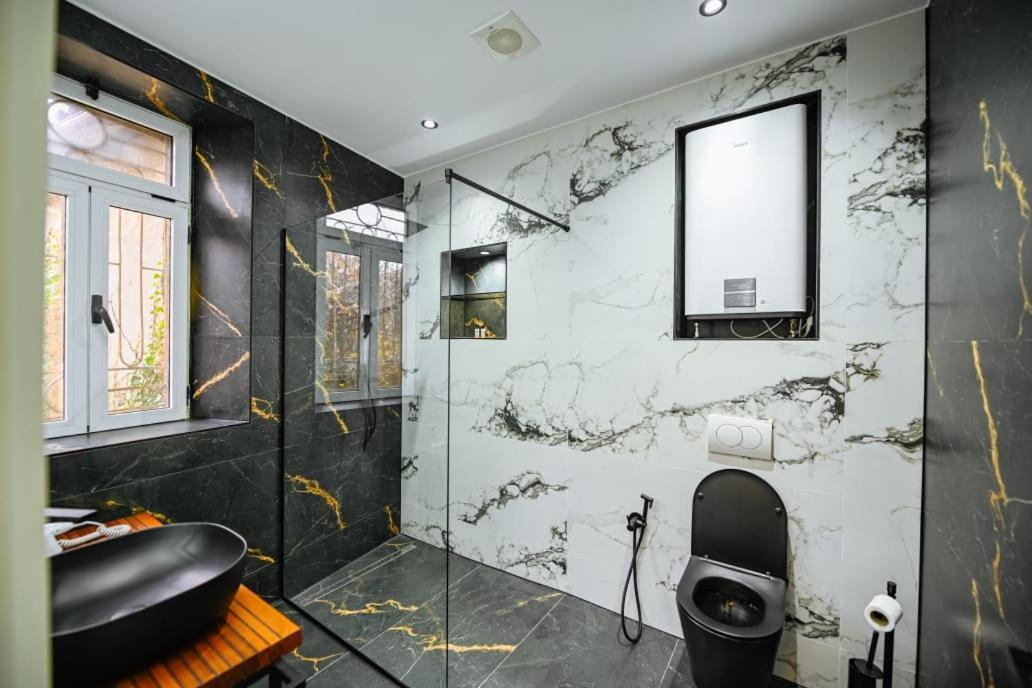 Mon Ami Boutique Hotel Шкодер Экстерьер фото