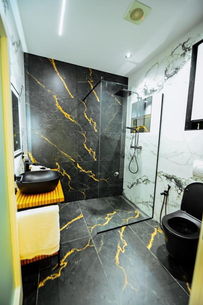Mon Ami Boutique Hotel Шкодер Экстерьер фото