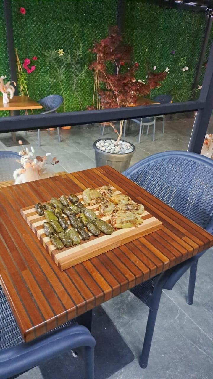 Mon Ami Boutique Hotel Шкодер Экстерьер фото